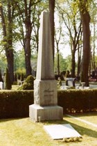 Lignell Graf Family Tombstone